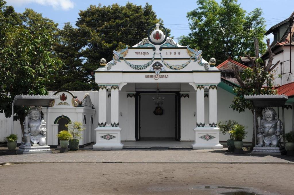 Oyo 91532 Malioboro Guesthouse Yogyakarta Extérieur photo